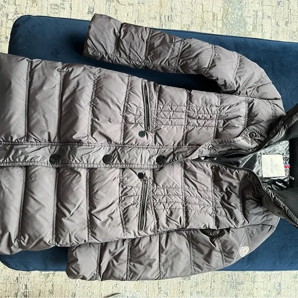 Moncler Metallic Silver Jacket with Black Knit Collar - Picture 5 of 11